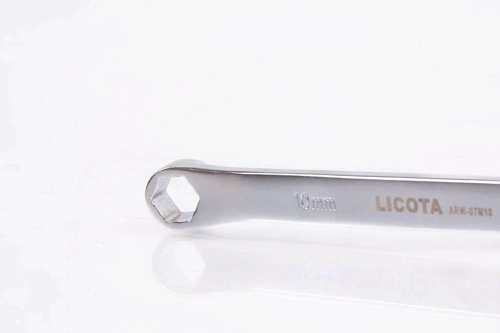 Ключ трещоточный гибкий с фиксацией и накидной 6гр. 15° 17мм Licota ARW-07M17