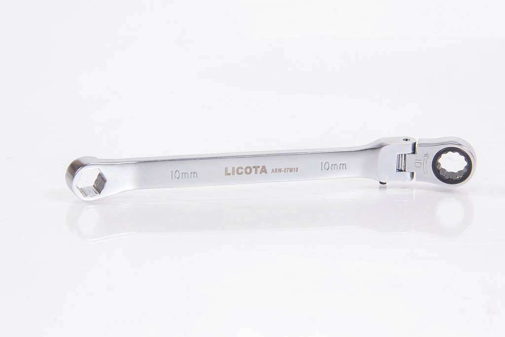 Ключ трещоточный гибкий с фиксацией и накидной 6гр. 15° 17мм Licota ARW-07M17 фото
